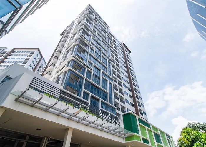 Omp 15c-t2, Seaview, Pool & Access, Near Airport, Fast Wi-fi, Netflix Apartment *