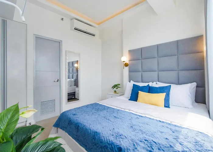 Omp 15c-t2, Seaview, Pool & Access, Near Airport, Fast Wi-fi, Netflix Apartment