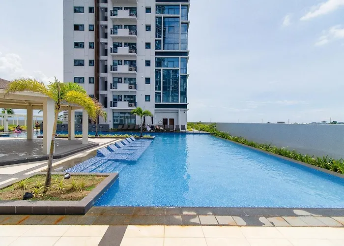 Omp 15c-t2, Seaview, Pool & Access, Near Airport, Fast Wi-fi, Netflix