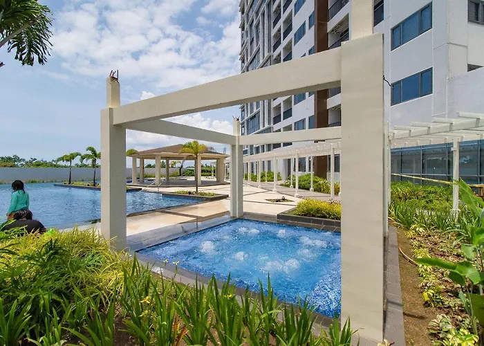 Apartment Omp 15c-t2, Seaview, Pool & Access, Near Airport, Fast Wi-fi, Netflix *