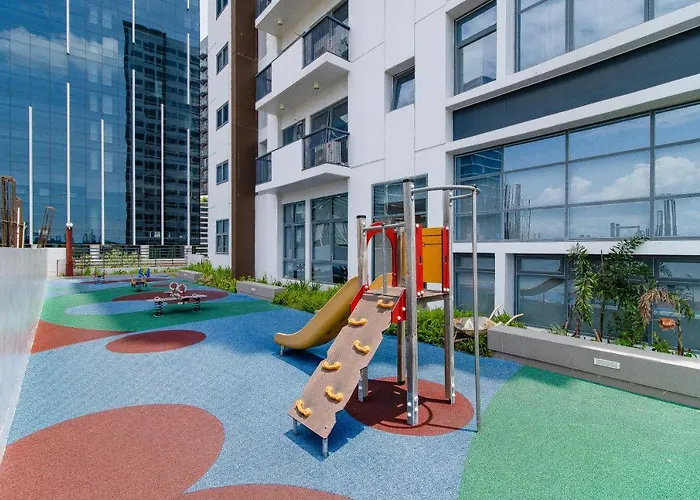 Omp 15c-t2, Seaview, Pool & Access, Near Airport, Fast Wi-fi, Netflix