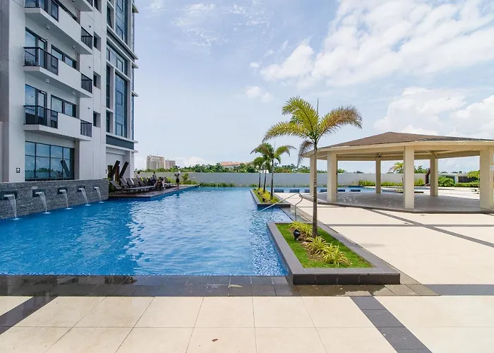 Omp 15c-t2, Seaview, Pool & Access, Near Airport, Fast Wi-fi, Netflix Apartment *